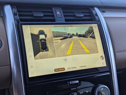 Used 2023 Land Rover Discovery HSE R-Dynamic image 28