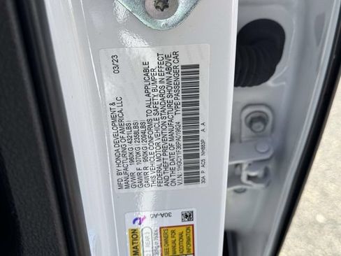 Certified 2023 Honda Accord EX image 17