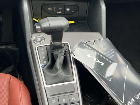 New 2026 Kia Sportage SX FWD image 28