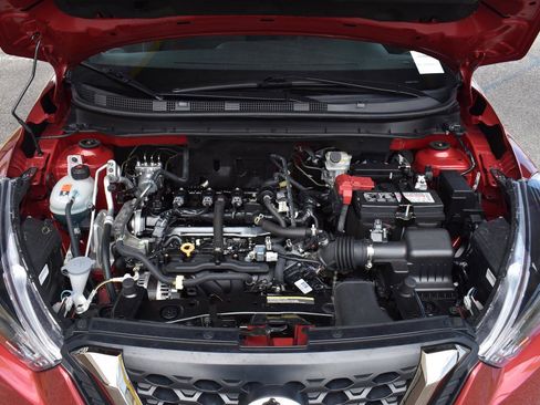 Used 2020 Nissan Kicks SR image 22