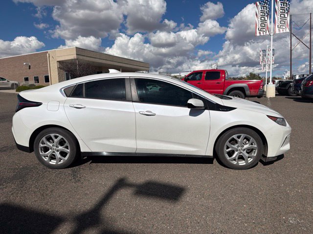 Used 2017 Chevrolet Volt Premier w/ Driver Confidence II Package FWD image 4
