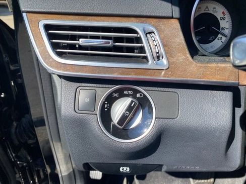 Used 2014 Mercedes-Benz E 350 Sedan image 23