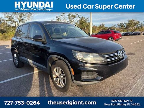 Used 2013 Volkswagen Tiguan S image 4
