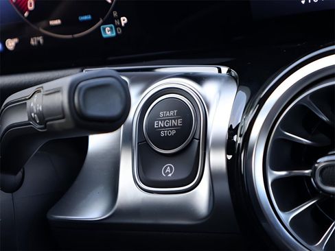 New 2026 Mercedes-Benz GLB 250 4MATIC image 28