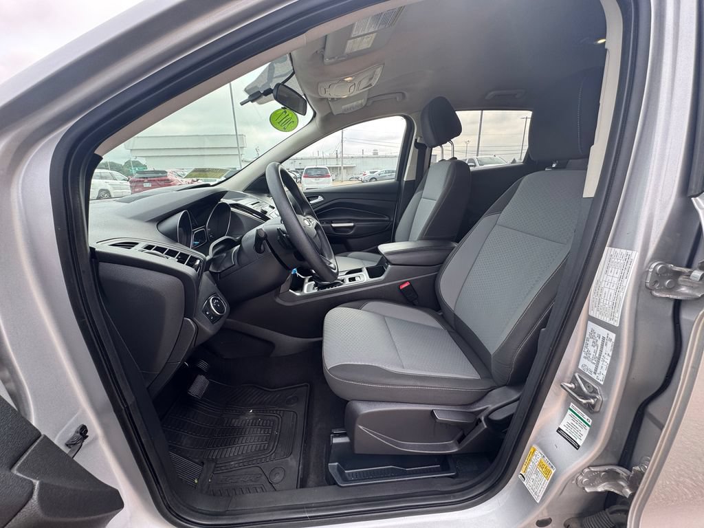Used 2017 Ford Escape SE FWD image 12