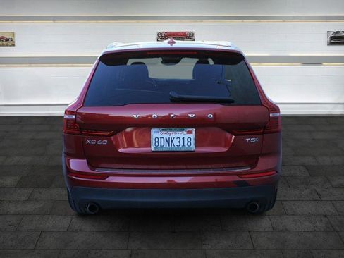 Used 2018 Volvo XC60 T5 Momentum w/ Vision Package image 6