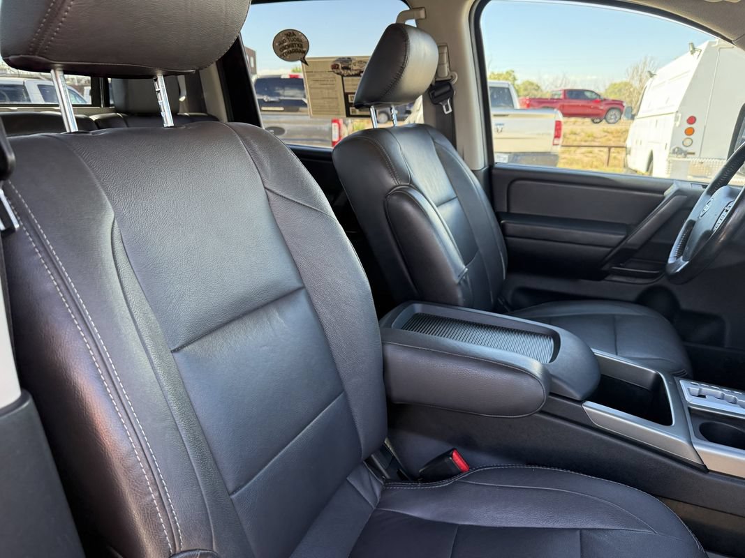 Used 2012 Nissan Titan SV w/ SV Value Truck Pkg RWD image 15