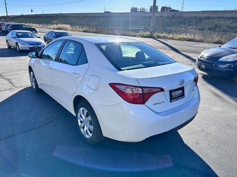 Used 2017 Toyota Corolla LE image 4