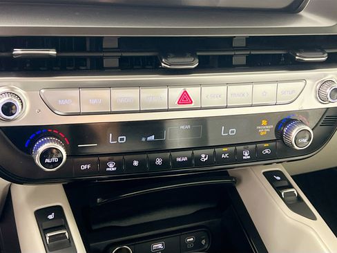 Used 2025 Kia Telluride S FWD image 27