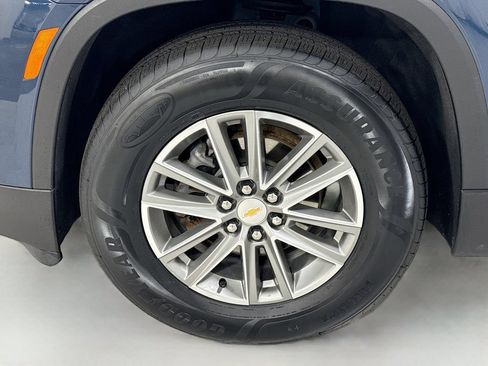 Used 2023 Chevrolet Traverse LT FWD image 32