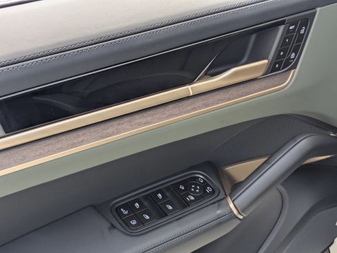 New 2026 Porsche Cayenne E-Hybrid image 14