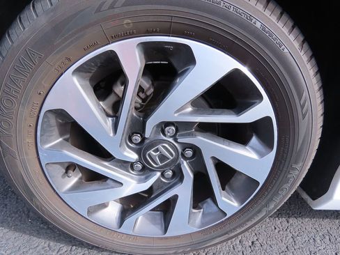 Certified 2017 Honda Civic EX image 17