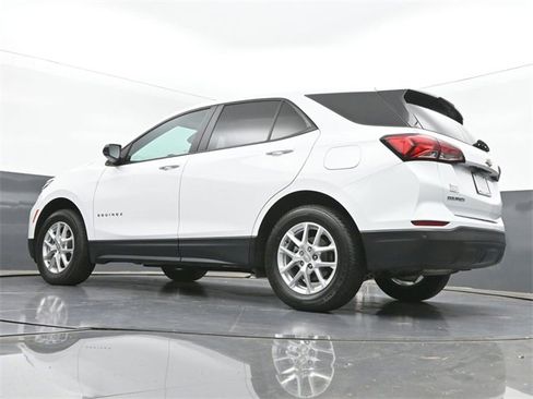 Used 2023 Chevrolet Equinox LS image 41