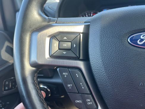 Used 2019 Ford Expedition Platinum AWD/4WD image 25