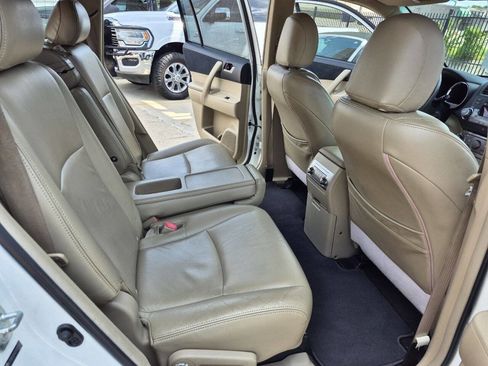 Used 2012 Toyota Highlander FWD image 18