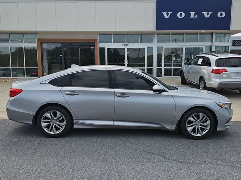 Used 2018 Honda Accord LX image 6