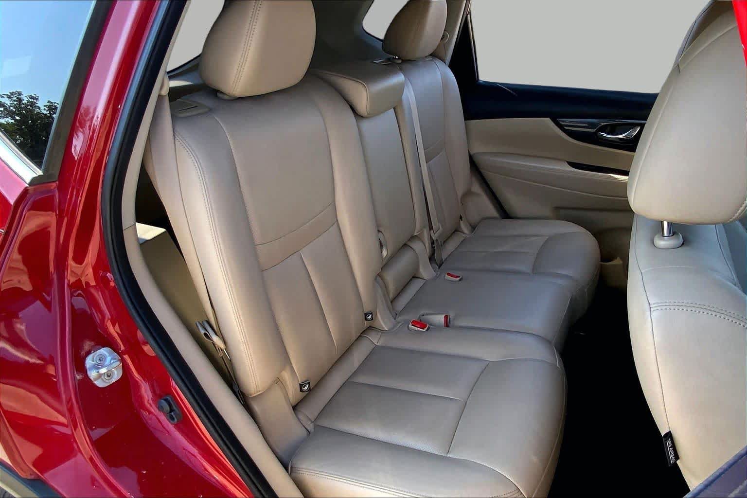 Used 2017 Nissan Rogue SL w/ SL Premium Package FWD image 20