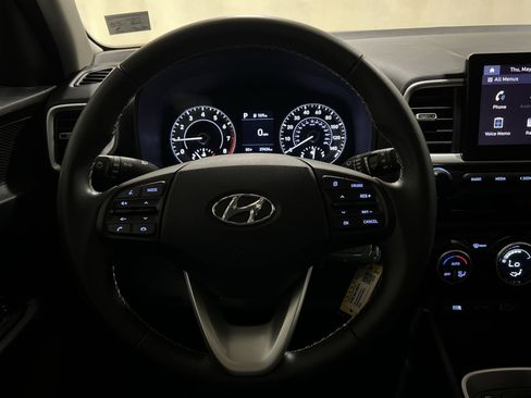 Used 2022 Hyundai Venue SEL FWD image 39