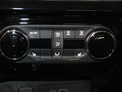 Used 2025 Chevrolet Trax ACTIV w/ Sunroof Package FWD image 48