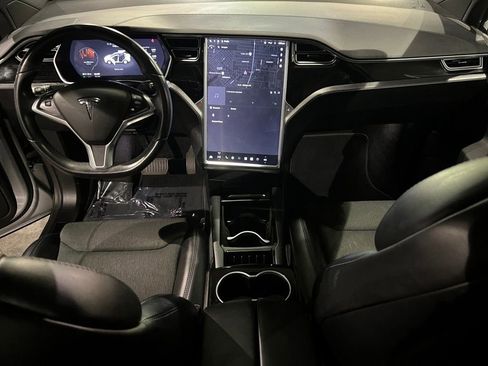 Used 2018 Tesla Model X 75D image 35