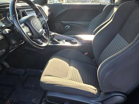 Used 2022 Dodge Challenger GT AWD/4WD image 12