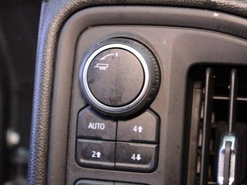 Used 2021 Chevrolet Silverado 1500 Custom Trail Boss w/ LPO, Dark Essentials Package image 15