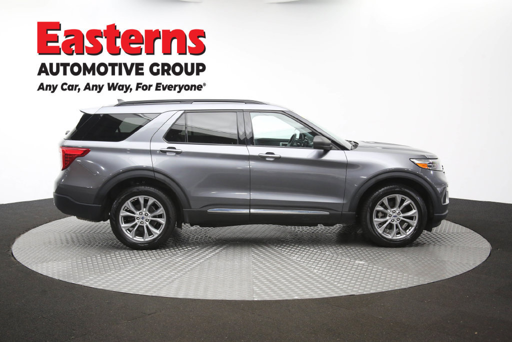 Used 2022 Ford Explorer XLT w/ Equipment Group 202A AWD/4WD image 49