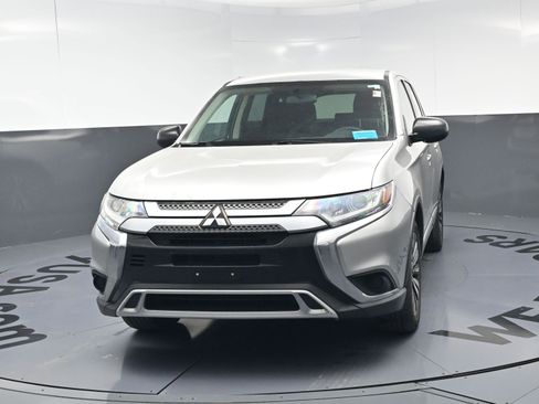 Used 2020 Mitsubishi Outlander ES image 13