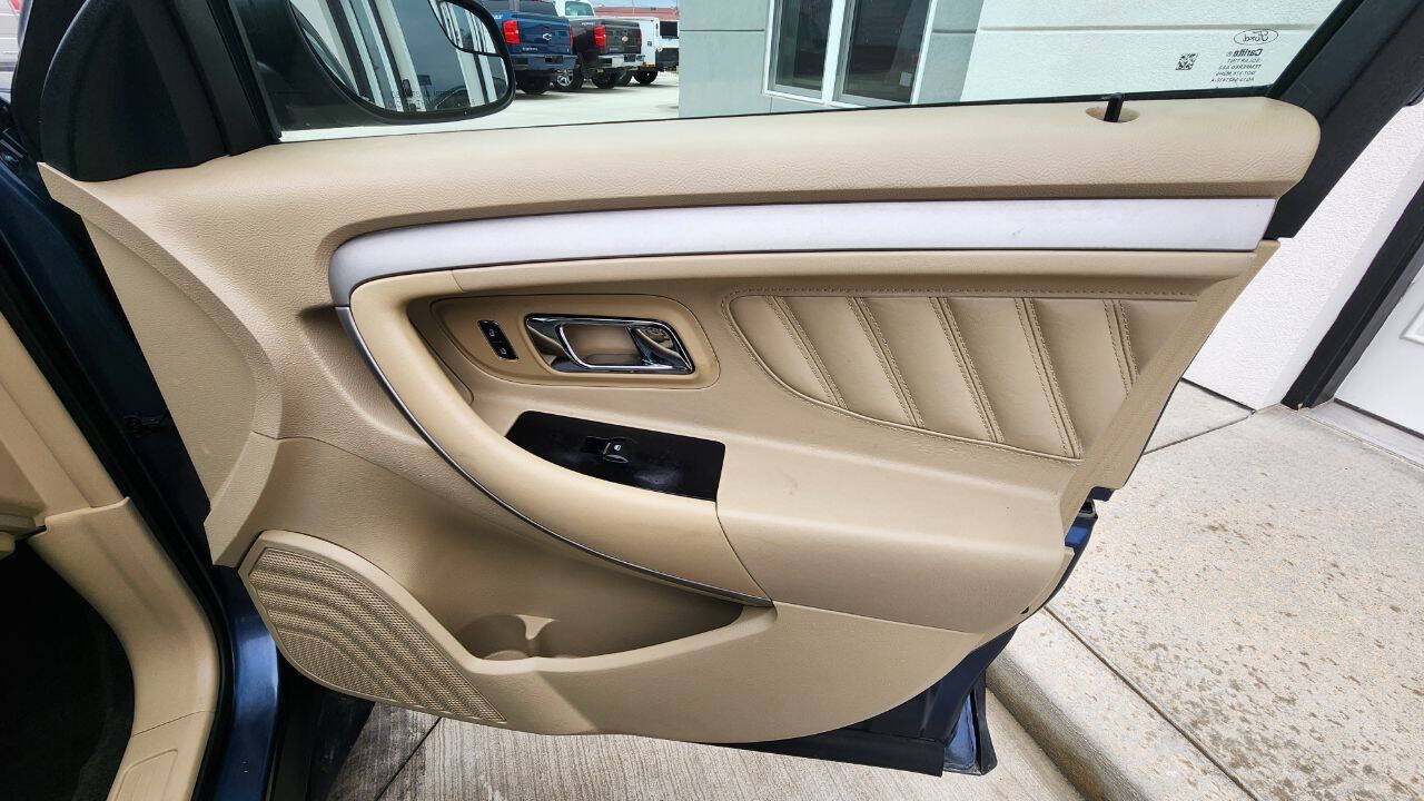 Used 2018 Ford Taurus SE FWD image 17