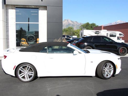 Used 2017 Chevrolet Camaro SS RWD image 4