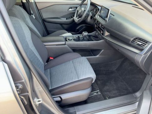 Used 2023 Nissan Rogue SV image 29