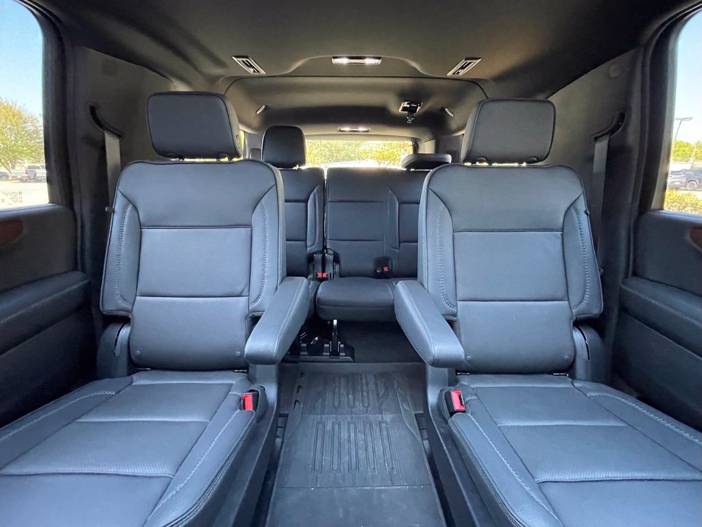 Used 2025 GMC Yukon XL Denali w/ Advanced Technology Package AWD/4WD image 33