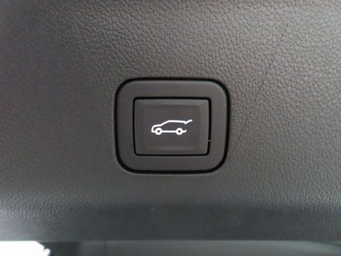 Used 2025 Chevrolet Tahoe High Country image 45