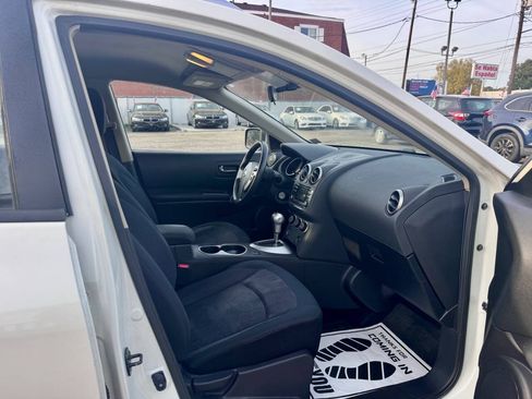 Used 2015 Nissan Rogue S w/ Convenience Package AWD/4WD image 10