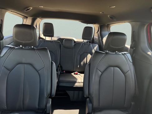 New 2026 Chrysler Pacifica Select image 25
