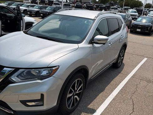 Used 2020 Nissan Rogue SL AWD/4WD image 2