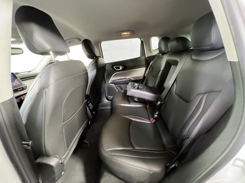 Used 2022 Jeep Compass Limited image 23