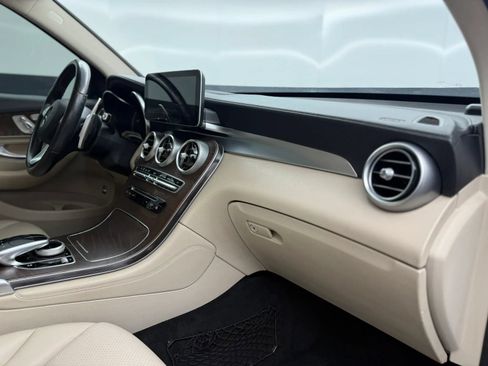 Used 2018 Mercedes-Benz GLC 300 4MATIC image 18