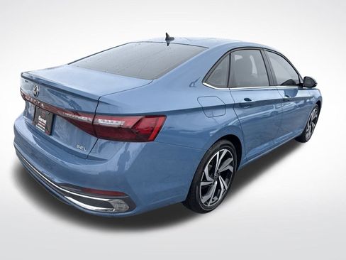 Certified 2025 Volkswagen Jetta SEL image 5