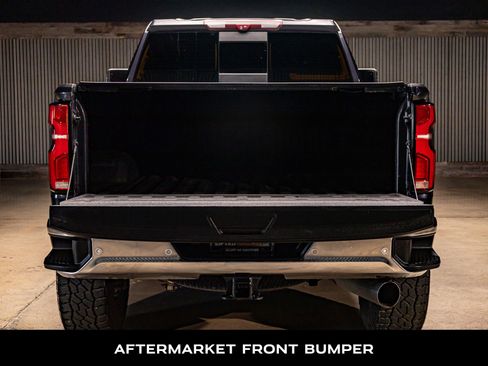 Used 2024 Chevrolet Silverado 3500 LTZ w/ LTZ Convenience Package image 8