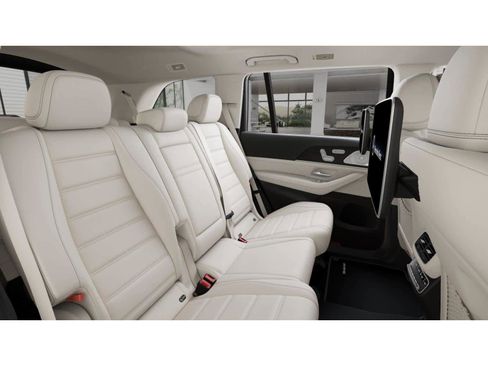 New 2026 Mercedes-Benz GLS 450 4MATIC image 4