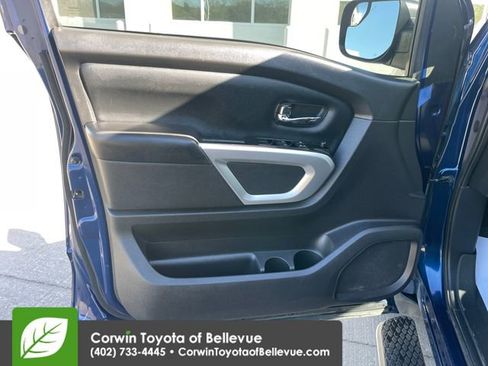 Used 2019 Nissan Titan SV w/ SV Convenience Package AWD/4WD image 18