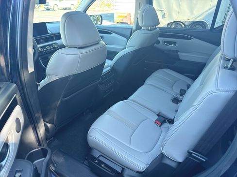 Used 2023 Honda Pilot Touring image 25