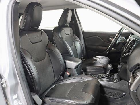 Used 2021 Jeep Cherokee Latitude Lux image 25