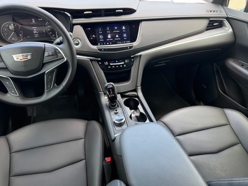 Certified 2024 Cadillac XT5 Luxury FWD image 15