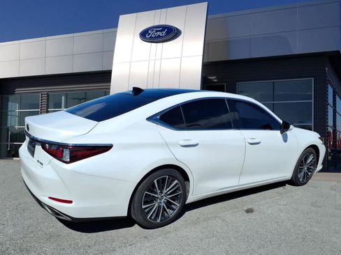 Used 2023 Lexus ES 350 w/ Premium Package image 2