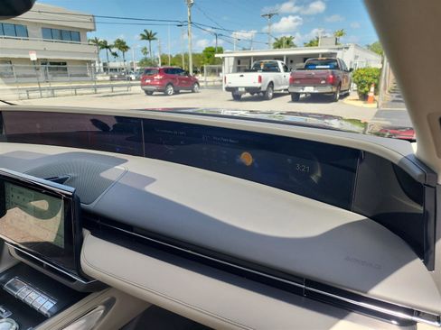 New 2025 Lincoln Nautilus Premier w/ Equipment Group 102A image 19