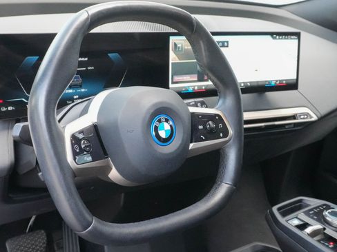 Used 2024 BMW iX xDrive50 w/ Premium Package AWD/4WD image 10