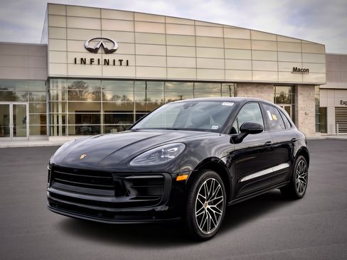 Used 2022 Porsche Macan w/ Premium Package Plus AWD/4WD image 1