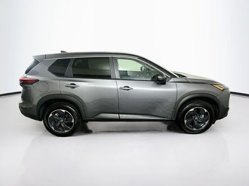 Used 2025 Nissan Rogue SV FWD image 10